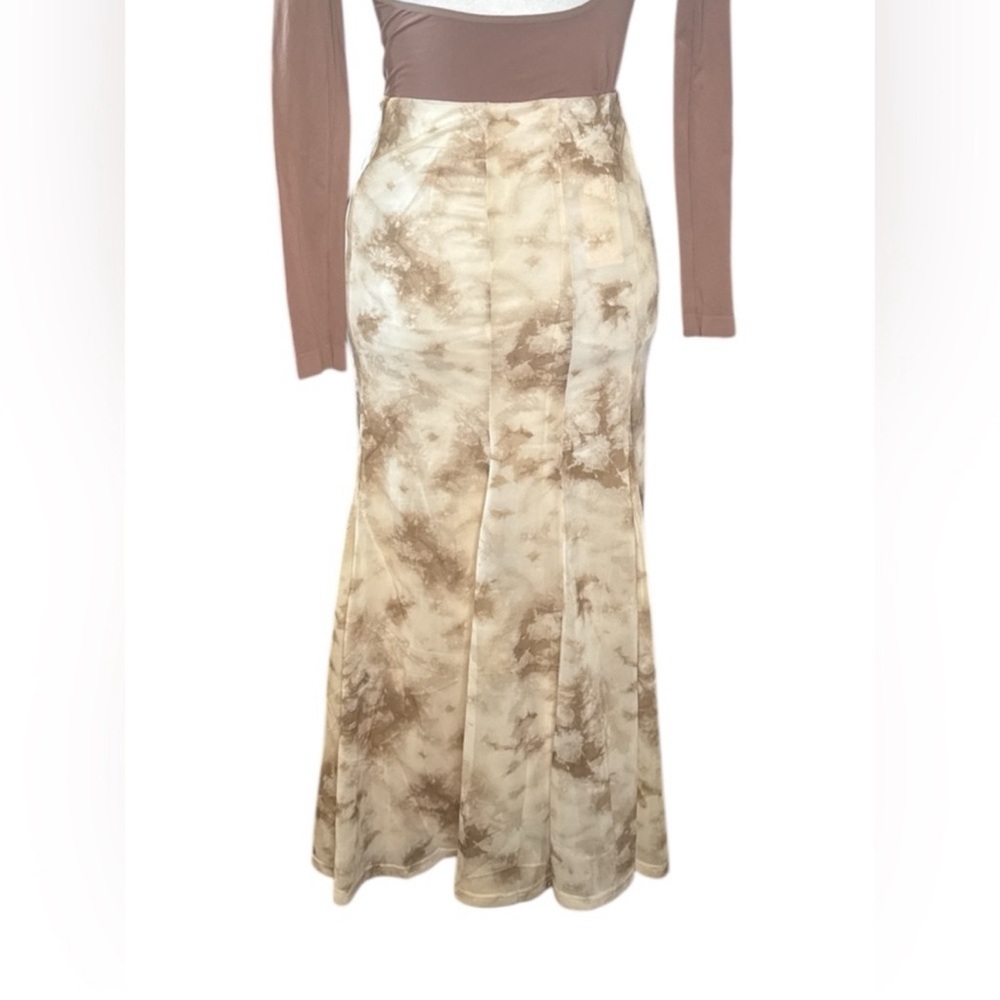 Moon River Elegant Brown Tie-Dye Skirt - NWT